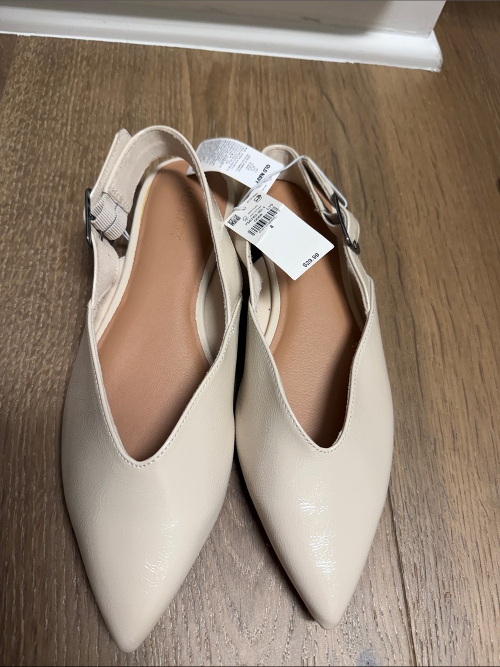 Old Navy Pointed Slingback Flats in Cream Patent with Buckle nwt